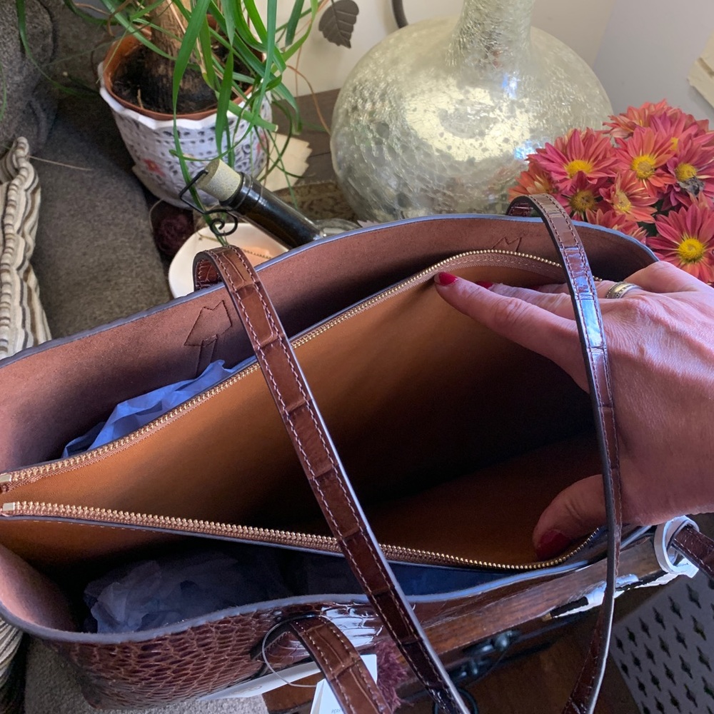 SOLD⛔️Authentic TORY BURCH Embossed leather triple compartment tote - Picture 4 of 15